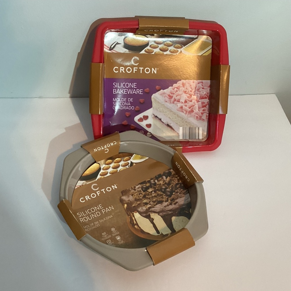 Crofton 🆕 Red and Gray Silicone Bakeware Set, 9” round and square